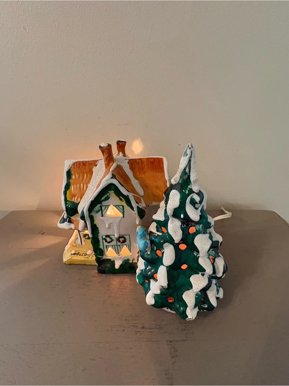 VTG 1976 Dept.56 Original Snow Village Gabled Cottage